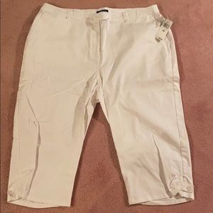 White Cape May 3 Woman’s Capri pants